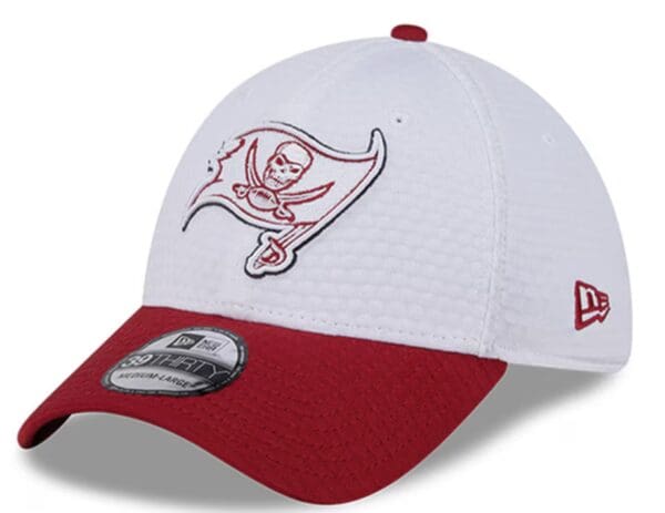 White Tampa Bay Buccaneers baseball cap