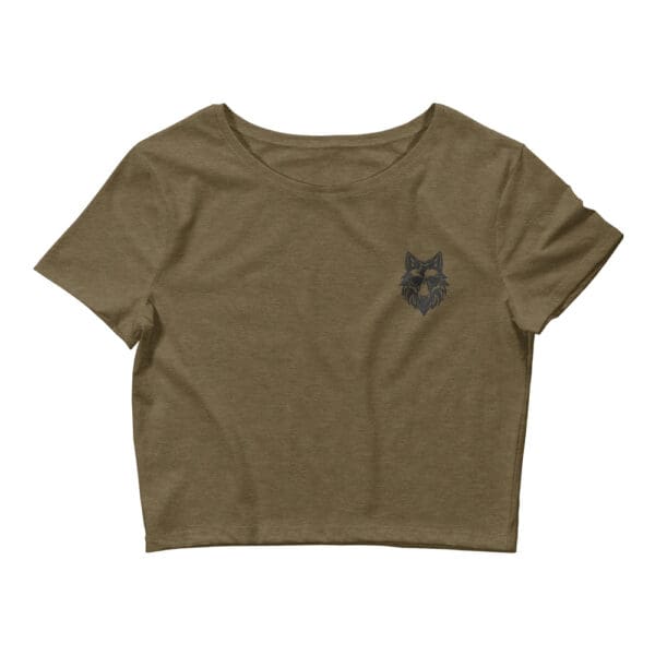 Green cropped t-shirt with a wolf design.